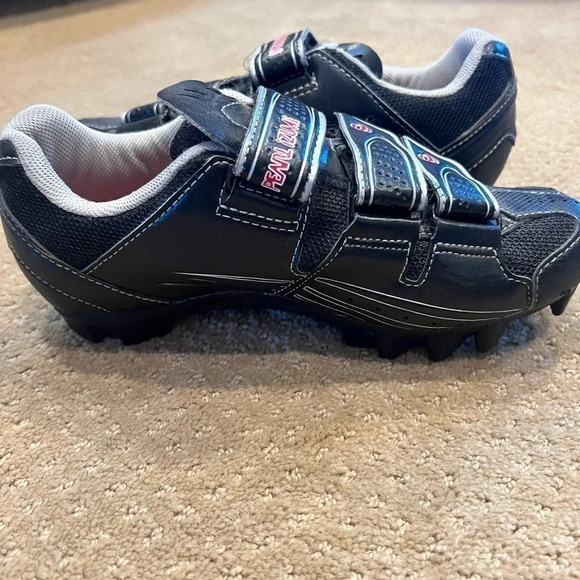 Pearl Izumi Cycling Shoes with Clips - Picture 6 of 6